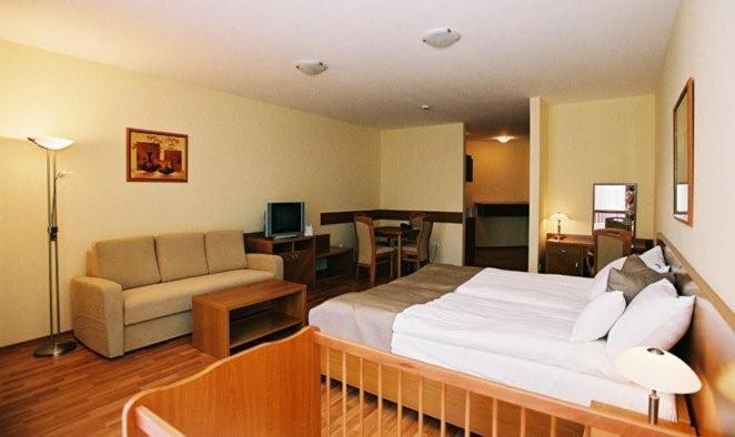 Panorama Wellness Apartman Hotel Хайдусобосло Номер фото